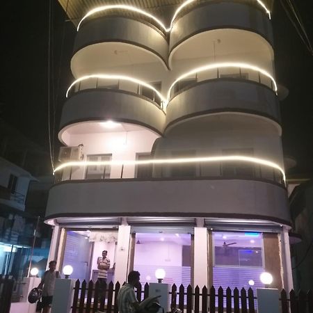 Ocean Front Hotel Murūd Buitenkant foto